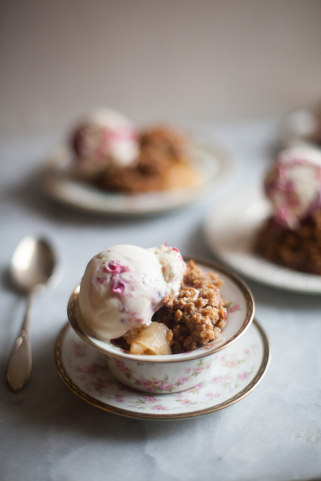 Awesome Almond Apple Crisp