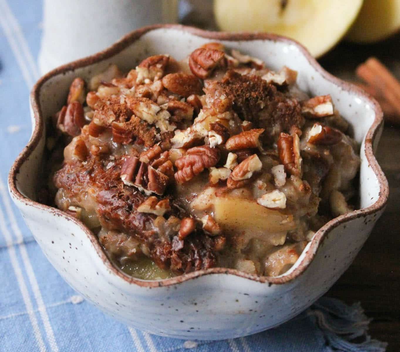 Slow Cooker Apple Pie Oatmeal